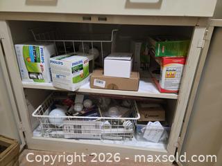 MaxSold Auction: Mixed CFL, LED and Incandescent Light Bulbs A - Ottawa (Ontario, Canada) PARTNER MANAGED Downsizing Online Auction - Topley Crescent