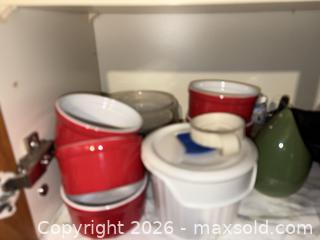 MaxSold Auction: Mixed Kitchenware Lot: Glasses, Mugs, Bowls, Bottles & Utensils B - Ottawa (Ontario, Canada) PARTNER MANAGED Downsizing Online Auction - Topley Crescent