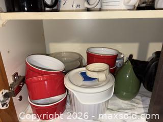 MaxSold Auction: Mixed Kitchenware Lot: Glasses, Mugs, Bowls, Bottles & Utensils B - Ottawa (Ontario, Canada) PARTNER MANAGED Downsizing Online Auction - Topley Crescent