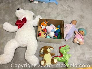 MaxSold Auction: Mixed Lot of Plush Stuffed Animals and Dolls A - Ottawa (Ontario, Canada) PARTNER MANAGED Downsizing Online Auction - Topley Crescent
