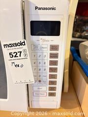 MaxSold Auction: Panasonic Microwave NN-H764WF Countertop A - Ottawa (Ontario, Canada) PARTNER MANAGED Downsizing Online Auction - Topley Crescent