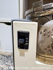 MaxSold Auction: Philips Food Processor A - Ottawa (Ontario, Canada) PARTNER MANAGED Downsizing Online Auction - Topley Crescent