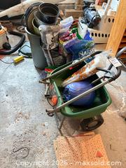 MaxSold Auction: Scotts Deluxe EdgeGuard Broadcast/Push Spreader B - Ottawa (Ontario, Canada) PARTNER MANAGED Downsizing Online Auction - Topley Crescent