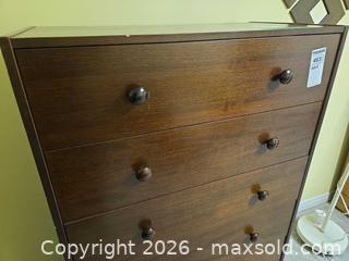 MaxSold Auction: Veneer Dresser / Chest of Drawers, 5 Drawers, C - Ottawa (Ontario, Canada) PARTNER MANAGED Downsizing Online Auction - Topley Crescent