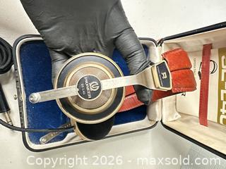 MaxSold Auction: Pioneer SE-L40 Over-Ear Headphones (Brass/Gold Cups) - San Jose (California, USA) SELLER MANAGED Downsizing Online Auction - East Humboldt Street