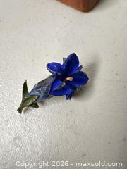 MaxSold Auction: Vintage-Style Brooch/Pin with Presentation Box - San Jose (California, USA) SELLER MANAGED Downsizing Online Auction - East Humboldt Street