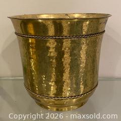 MaxSold Auction: Vintage Solid Brass Mid Century Planter Pot Featuring Federal Neoclassical Rope Details - St. Catharines (Ontario, Canada) SELLER MANAGED Estate Sale Online Auction - Monique Crescent