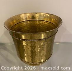 MaxSold Auction: Vintage Solid Brass Mid Century Planter Pot Featuring Federal Neoclassical Rope Details - St. Catharines (Ontario, Canada) SELLER MANAGED Estate Sale Online Auction - Monique Crescent
