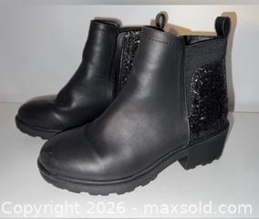 MaxSold Auction: DOLCE VITA DV LADIES SIZE 4.5 GIRLS SIZE 3 BLACK ANKLE BOOTS  - Warwick Township (Pennsylvania, USA) SELLER MANAGED Estate Sale Online Auction - Crocker Lane