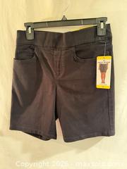 MaxSold Auction: NWT DKNY LADIES SIZE SMALL BLACK STRETCH WAIST SHORTS  - Warwick Township (Pennsylvania, USA) SELLER MANAGED Estate Sale Online Auction - Crocker Lane