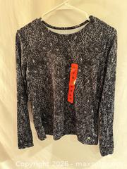 MaxSold Auction: NWT HANG TEN LADIES SIZE MEDIUM LONG SLEEVE UPF50+ SUN SHIRT  - Warwick Township (Pennsylvania, USA) SELLER MANAGED Estate Sale Online Auction - Crocker Lane