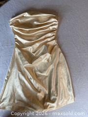 MaxSold Auction: NWT LADIES MEDIUM WINDSOR STRAPLESS SATIN MINI DRESS $40 tag  - Warwick Township (Pennsylvania, USA) SELLER MANAGED Estate Sale Online Auction - Crocker Lane