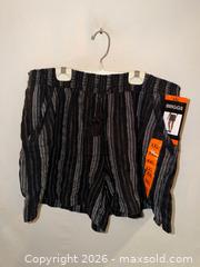 MaxSold Auction: NWT LADIES PLUS SIZE XXL BRIGGS BLACK & WHITE STRIPED STRETCH WAIST COMFY SHORTS  - Warwick Township (Pennsylvania, USA) SELLER MANAGED Estate Sale Online Auction - Crocker Lane