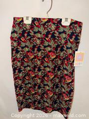 MaxSold Auction: NWT LULAROE LADIES SMALL PATTERNED SKIRT  - Warwick Township (Pennsylvania, USA) SELLER MANAGED Estate Sale Online Auction - Crocker Lane