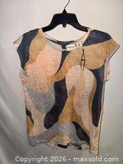 MaxSold Auction: NWT RACHEL ZOE LADIES MEDIUM FUN DRESSY 100% LINEN T-SHIRT  - Warwick Township (Pennsylvania, USA) SELLER MANAGED Estate Sale Online Auction - Crocker Lane