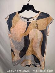 MaxSold Auction: NWT RACHEL ZOE LADIES MEDIUM FUN DRESSY 100% LINEN T-SHIRT  - Warwick Township (Pennsylvania, USA) SELLER MANAGED Estate Sale Online Auction - Crocker Lane