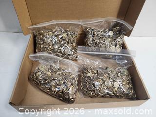 MaxSold Auction: 1000+ Vintage Buttons mixed lot plastic metal and more - Toronto (Ontario, Canada) PARTNER MANAGED Reseller Online Auction - Queen Street West.