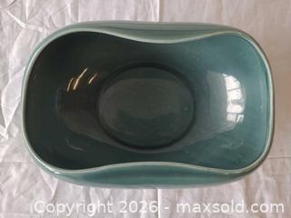 MaxSold Auction: MCM Russel Wright Ceramic Decorative Bowl, 10.5 in Wide Made in USA - Toronto (Ontario, Canada) PARTNER MANAGED Reseller Online Auction - Queen Street West.