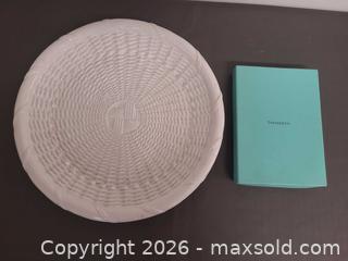 MaxSold Auction: Tiffany & Co. Porcelain Basket-Style Platter with Fabric Pouch - Toronto (Ontario, Canada) PARTNER MANAGED Reseller Online Auction - Queen Street West.