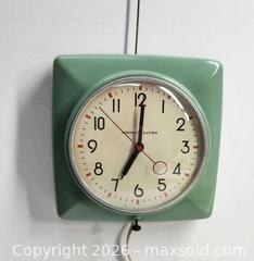 MaxSold Auction: Vintage GE Electric Wall Clock working - Toronto (Ontario, Canada) PARTNER MANAGED Reseller Online Auction - Queen Street Wt.