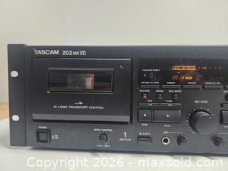 MaxSold Auction: Vintage TASCAM double cassette deck working. - Toronto (Ontario, Canada) PARTNER MANAGED Reseller Online Auction - Queen Street West.