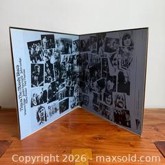 MaxSold Auction: Moody Blues - “This Is The Moody Blues” Double Vinyl LP - Toronto (Ontario, Canada) SELLER MANAGED Reseller Online Auction -  Crouse Road (STORAGE)