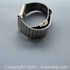 MaxSold Auction: Vintage 1970's Seiko 8620-5180 Dress Watch With Metal Strap  - Toronto (Ontario, Canada) SELLER MANAGED Reseller Online Auction -  Crouse Road (STORAGE)