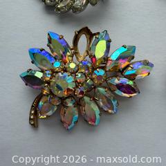 MaxSold Auction: Vintage Decorative Brooches (4)  - Toronto (Ontario, Canada) SELLER MANAGED Reseller Online Auction -  Crouse Road (STORAGE)