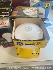 MaxSold Auction: Lightbulbs - Houston (Texas, USA) SELLER MANAGED Downsizing Online Auction - Coleridge Street