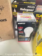 MaxSold Auction: Lightbulbs - Houston (Texas, USA) SELLER MANAGED Downsizing Online Auction - Coleridge Street