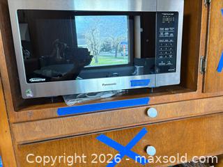 MaxSold Auction: Panasonic Microwave - Houston (Texas, USA) SELLER MANAGED Downsizing Online Auction - Coleridge Street