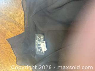 MaxSold Auction: Women’s Clothing & shapewear - Houston (Texas, USA) SELLER MANAGED Downsizing Online Auction - Coleridge Street