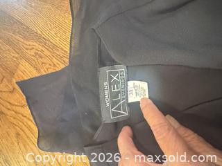 MaxSold Auction: Women’s Clothing & shapewear - Houston (Texas, USA) SELLER MANAGED Downsizing Online Auction - Coleridge Street