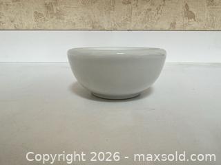 MaxSold Auction: White Ceramic/Porcelain Mortar and Pestle, 4–5 in - Cary (North Carolina, USA) PARTNER MANAGED Downsizing Online Auction - Magerton Court