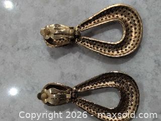 MaxSold Auction: Gold-Tone Champagne Rhinestone Drop Clip-On Earrings - Trent Hills (Ontario, Canada) SELLER MANAGED Reseller Online Auction - Industrial Drive