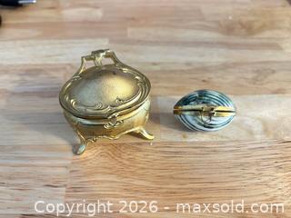 MaxSold Auction: Pair of Hinged Shell and Gold-Tone Metal Trinket/Pendant Boxes - Smiths Falls (Ontario, Canada) SELLER MANAGED Downsizing Online Auction - Salmon Side Road