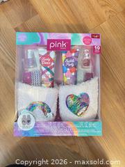 MaxSold Auction: Pink Dazzel Spa Gift Set with Size 8.5 Slippers - Smiths Falls (Ontario, Canada) SELLER MANAGED Downsizing Online Auction - Salmon Side Road