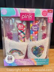 MaxSold Auction: Pink Dazzle Kids Spa Gift Set with Slippers US 8.5 - Smiths Falls (Ontario, Canada) SELLER MANAGED Downsizing Online Auction - Salmon Side Road