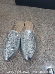 MaxSold Auction: Antonio Melani Silver Genuine Leather Loafers/Flats Size 7.5 M - Las Vegas (Nevada, USA) PARTNER MANAGED Estate Sale Online Auction -  Argent Star Court