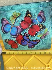 MaxSold Auction: Anuschka Turquoise Multicolor Painted Leather Crossbody/Shoulder Bag - Las Vegas (Nevada, USA) PARTNER MANAGED Estate Sale Online Auction -  Argent Star Court