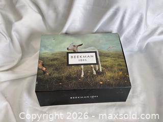 MaxSold Auction: Beekman 1802 Morning Mist Bath & Body Gift Set - Las Vegas (Nevada, USA) PARTNER MANAGED Estate Sale Online Auction -  Argent Star Court