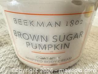 MaxSold Auction: Beekman 1802 Whipped Body Cream — Brown Sugar Pumpkin 8 fl oz - Las Vegas (Nevada, USA) PARTNER MANAGED Estate Sale Online Auction -  Argent Star Court