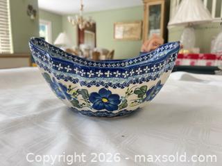 MaxSold Auction: Boleslawiec Polish Pottery Blue Floral Ceramic Bowl - Las Vegas (Nevada, USA) PARTNER MANAGED Estate Sale Online Auction -  Argent Star Court
