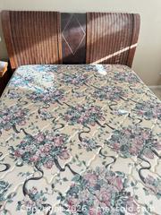 MaxSold Auction: Brown Wicker/Rattan Queen Bed Frame with Headboard & Footboard - Las Vegas (Nevada, USA) PARTNER MANAGED Estate Sale Online Auction -  Argent Star Court