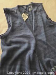 MaxSold Auction: Chaps Navy Geometric Knit Sleeveless Vest, Size M - Las Vegas (Nevada, USA) PARTNER MANAGED Estate Sale Online Auction -  Argent Star Court