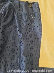 MaxSold Auction: Chaps Women's L Multi-Color Sweater/Hoodie/Top - Las Vegas (Nevada, USA) PARTNER MANAGED Estate Sale Online Auction -  Argent Star Court