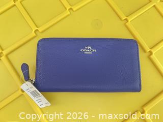 MaxSold Auction: Coach Purple Leather Zip-Around Medium Wallet - Las Vegas (Nevada, USA) PARTNER MANAGED Estate Sale Online Auction -  Argent Star Court