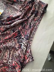 MaxSold Auction: Dana Buchman Paisley Sleeveless Tunic, Size L - Las Vegas (Nevada, USA) PARTNER MANAGED Estate Sale Online Auction -  Argent Star Court