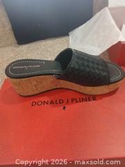 MaxSold Auction: Donald J Pliner Black Wedge Sandals, Women's US 7.5 - Las Vegas (Nevada, USA) PARTNER MANAGED Estate Sale Online Auction -  Argent Star Court