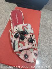 MaxSold Auction: Donald J Pliner Floral Fabric Slide/Mule, Size 7.5 - Las Vegas (Nevada, USA) PARTNER MANAGED Estate Sale Online Auction -  Argent Star Court